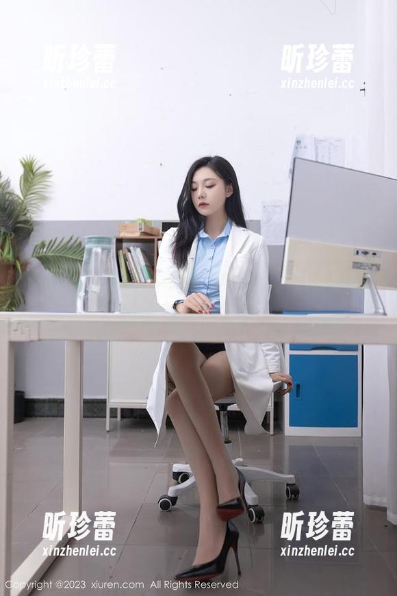 秀人网 - 原图不怕晒，卓芷伊EricA夏天的在线日常记录。