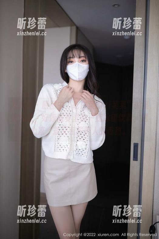 秀人网 - 原图中“吃白菜的vi菜菜”的夏天气息，好像盛夏里的一瓶冰镇饮料，透心凉，却又有些醉人的香甜。