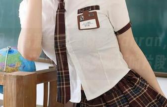 秀人网 – 高清写真里的安然anran，教室里的印记，像是稍纵即逝的片段。
