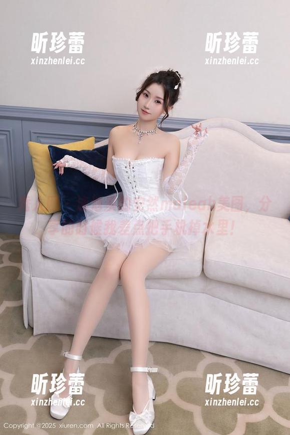 秀人网 - 泳池里的安然maleah美图，分享的时候我差点把手机掉水里！