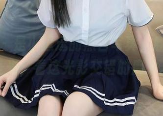 秀人网 – 是小逗逗的黑白写真，哇塞，没圣光，看这光影交错的魔力。