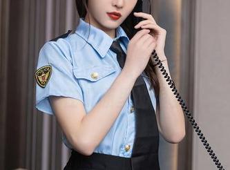秀人网 – 林文文的旗袍写真，让我想起那个停在衣橱里的旧梦。