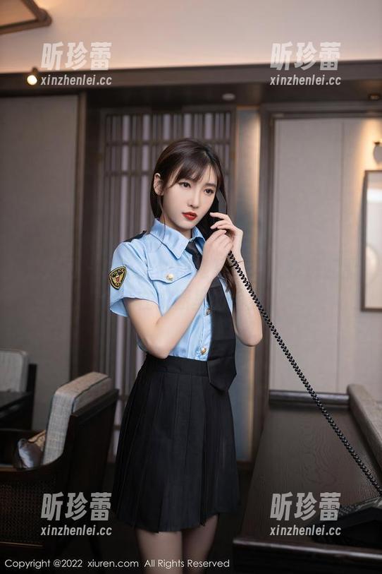 秀人网 - 林文文的旗袍写真，让我想起那个停在衣橱里的旧梦。