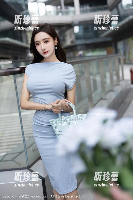 秀人网 - 汐汐爱吃草莓的黑丝原图，腿真的是她的一张脸！