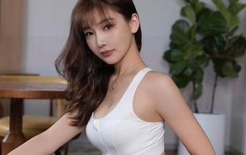 秀人网 – 甜妮的海边写真，每一张都是“好想把你放进我的相册里”的经典写照。