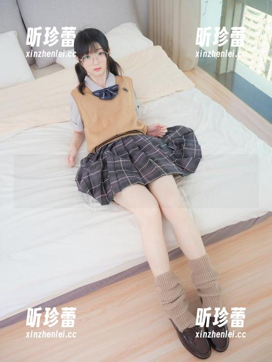 紧急企划-小恩 紧急企划 - 小恩在图库里“内部定制”,看得我想为她设计一套新衣服!