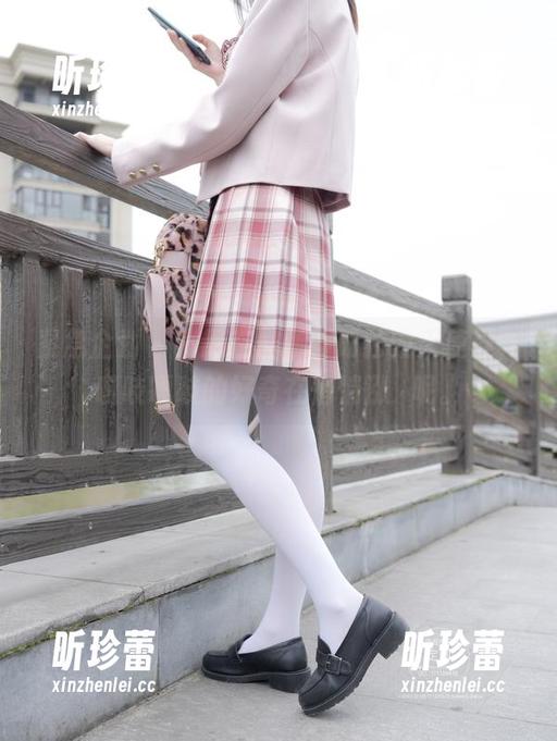 紧急企划 - 小恩在最新图册独霸天使界，嘎吱嘎吱的好奇在悄悄涨漲呢。