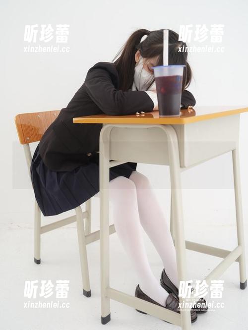 紧急企划 - 高清化身，小恩的黑丝JK让人停不下来了