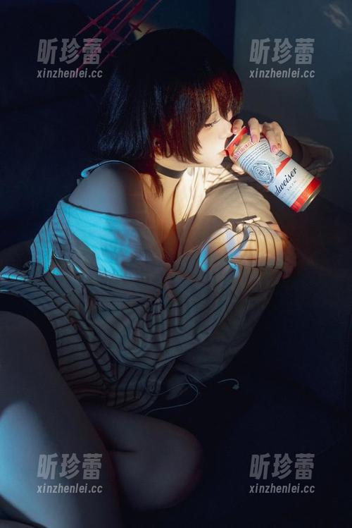 看这张照片，纸悦Etsu_ko的KAGUYANO水野莉莉，背影好像在呼唤我…