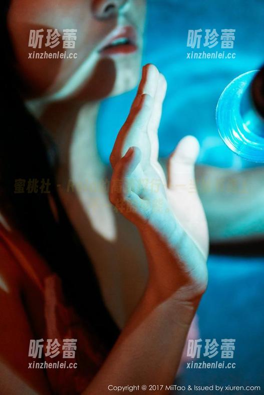 蜜桃社 - Rola的高清探行——当秘书遇上不一样的可能。