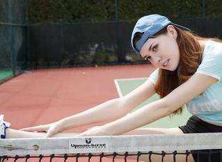 蜜桃社 – 今天就聊聊桃乃香Tina的少女资源，纯净得好像没被风吹过。