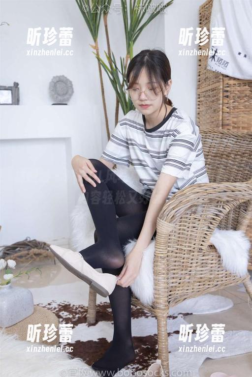 袜啵啵 - 糯米OL风写真更新，花絮集锦，内容轻松又好玩～