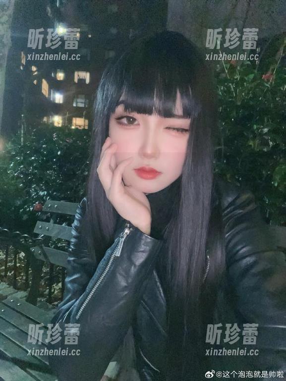 这个泡泡就是逊啦的高清作品，英灵正装一出场就征服了我的眼球，太会选衣服了！