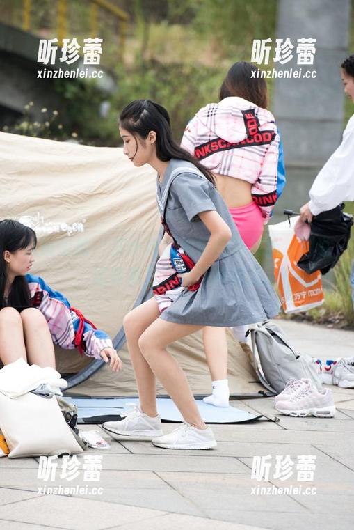 魔镜街拍-艾小青 魔镜街拍 - 艾小青旗袍街拍作品集,别说,这些照片还真有种魔力。