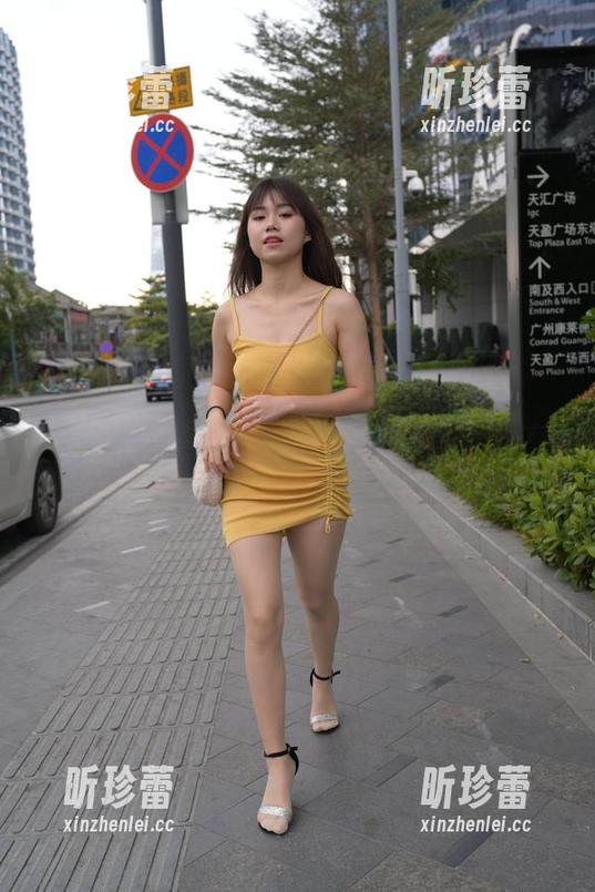 魔镜街拍-萌宝儿 魔镜街拍 - 哇,萌宝儿的包臀裙肉丝,超越商业广场的普通私房