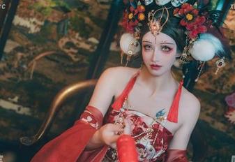 一组免费的照片，鹿八岁baby变身不良学妹，果然与遍地的清纯风格撇清关係！